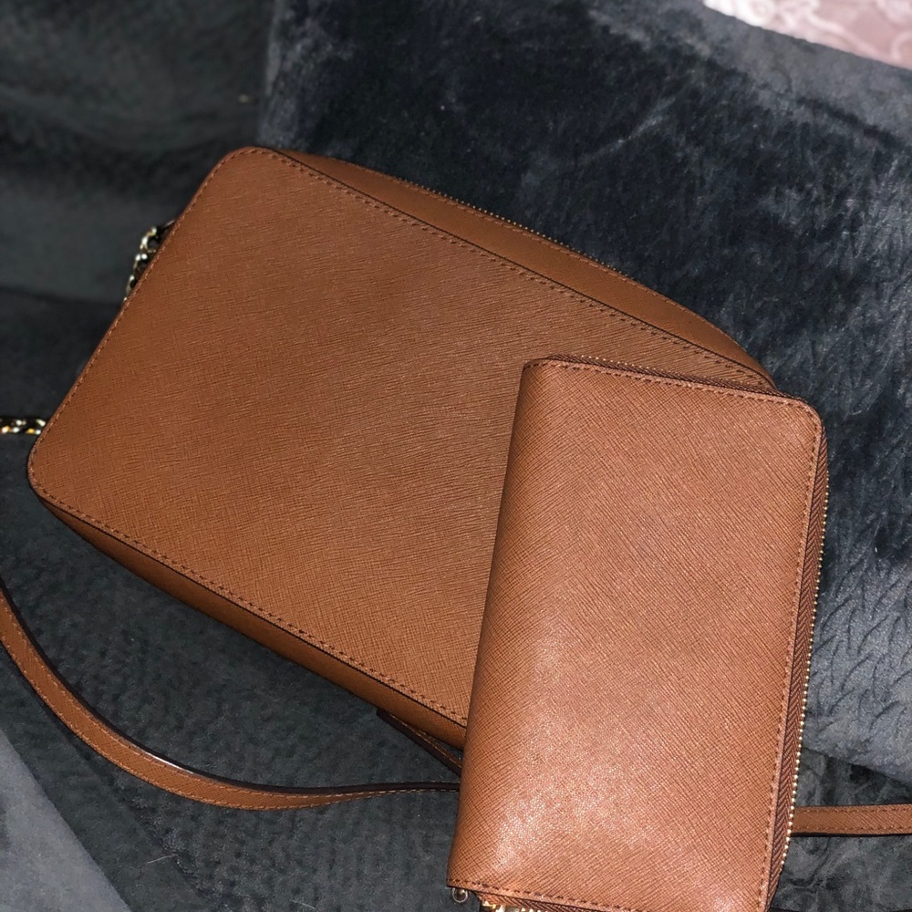 Crossbody with wallet